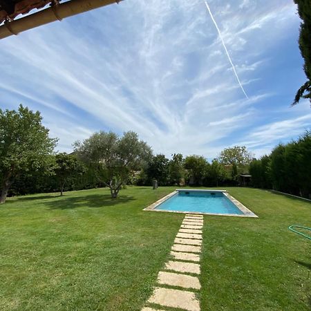 Studio En Provence Avec Piscine La Barben Dış mekan fotoğraf