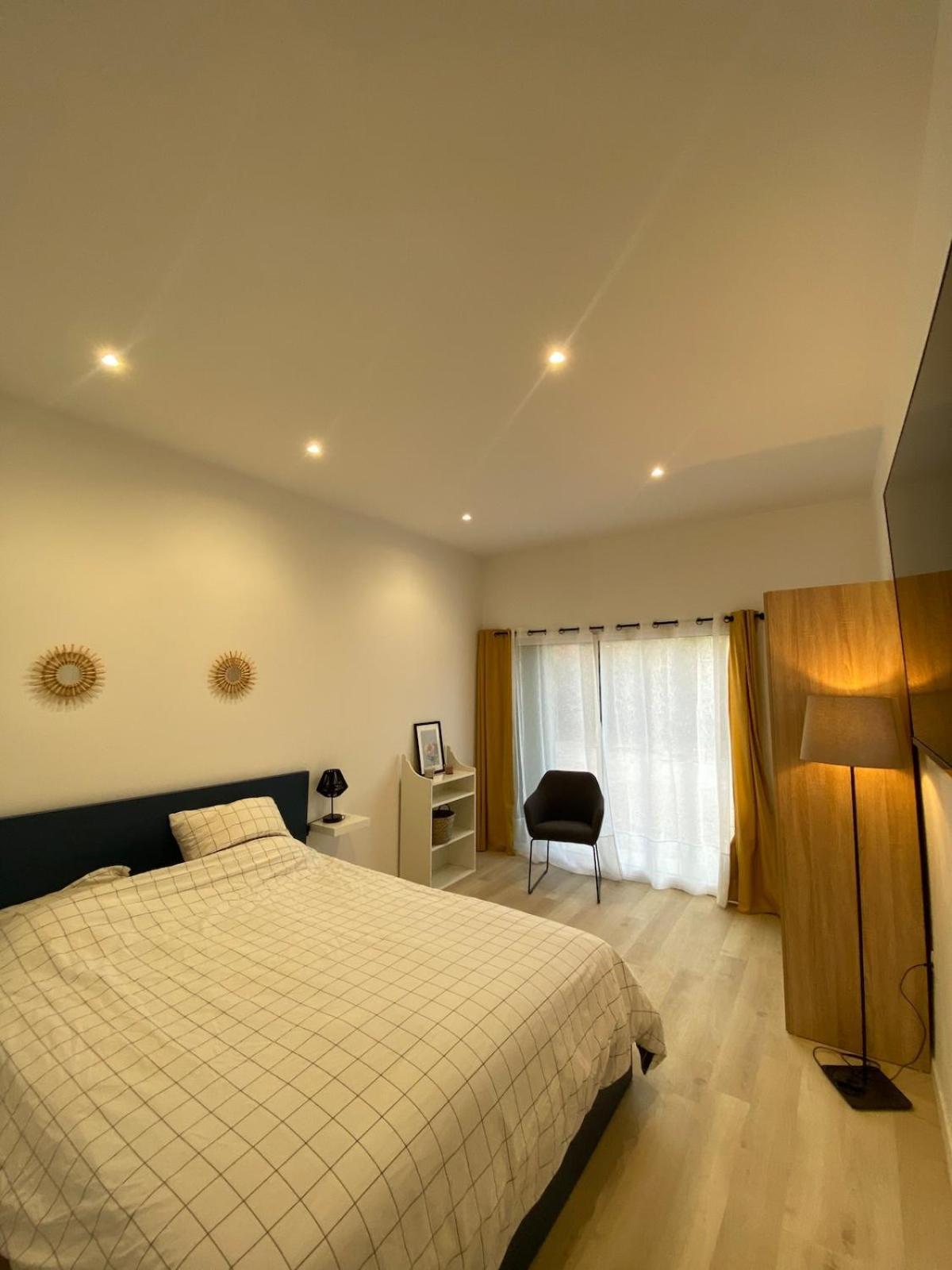 Studio En Provence Avec Piscine La Barben Dış mekan fotoğraf