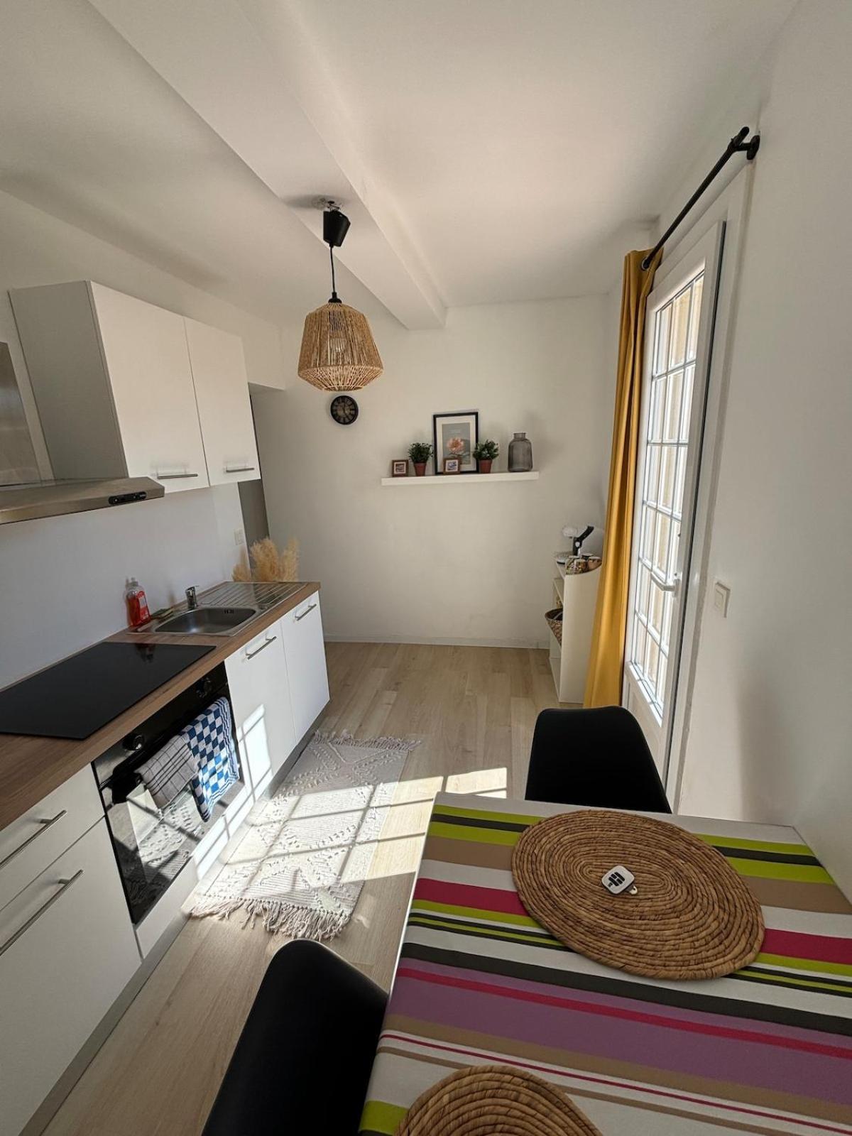 Studio En Provence Avec Piscine La Barben Dış mekan fotoğraf